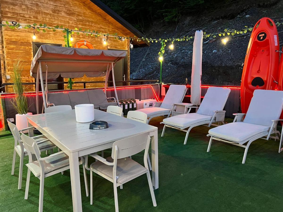 Holiday Bicaz Bungalows On The Lake Extérieur photo