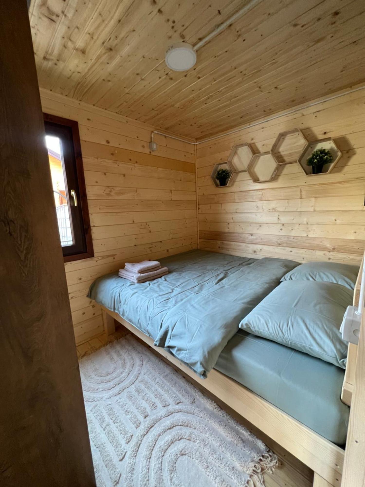 Holiday Bicaz Bungalows On The Lake Extérieur photo