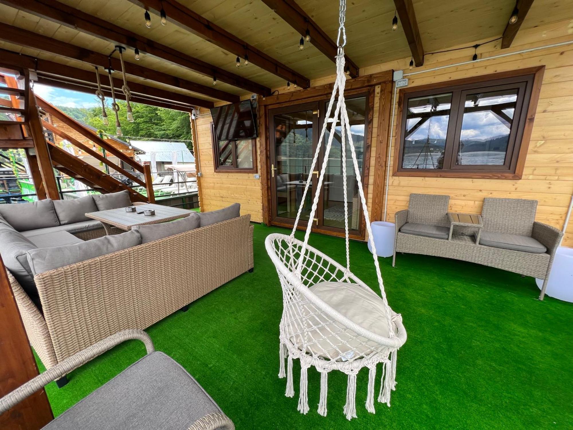 Holiday Bicaz Bungalows On The Lake Extérieur photo