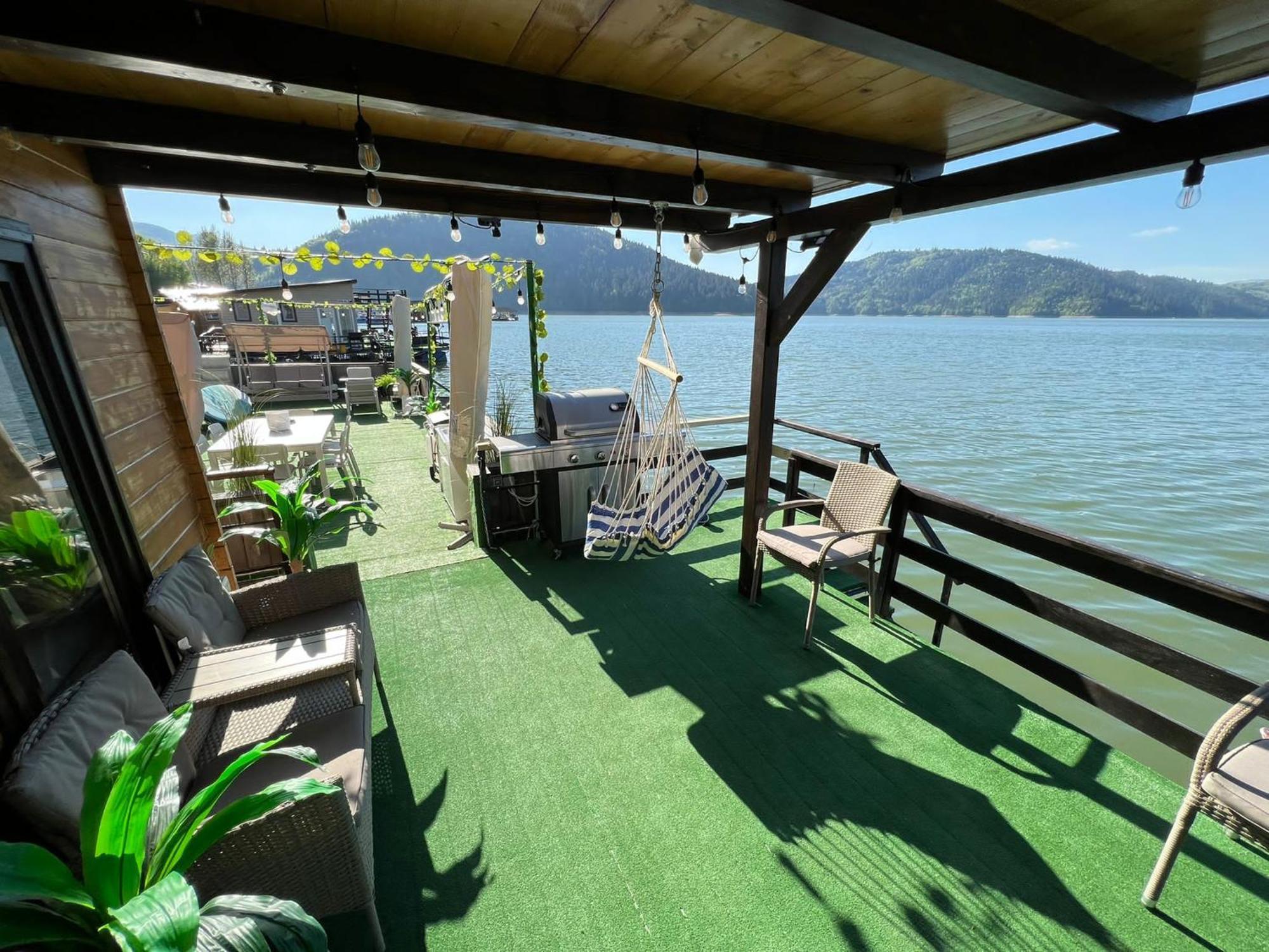 Holiday Bicaz Bungalows On The Lake Extérieur photo