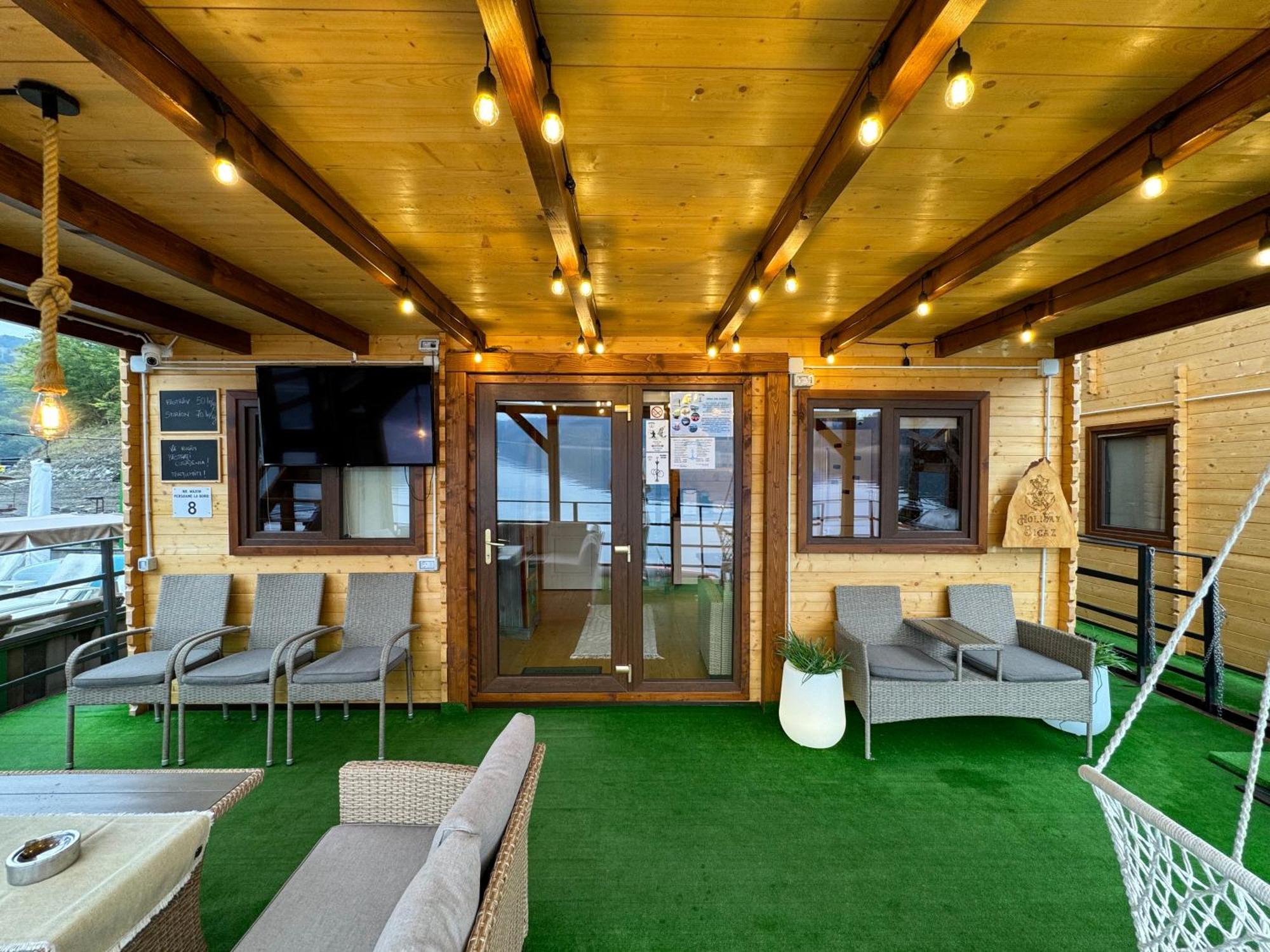 Holiday Bicaz Bungalows On The Lake Extérieur photo