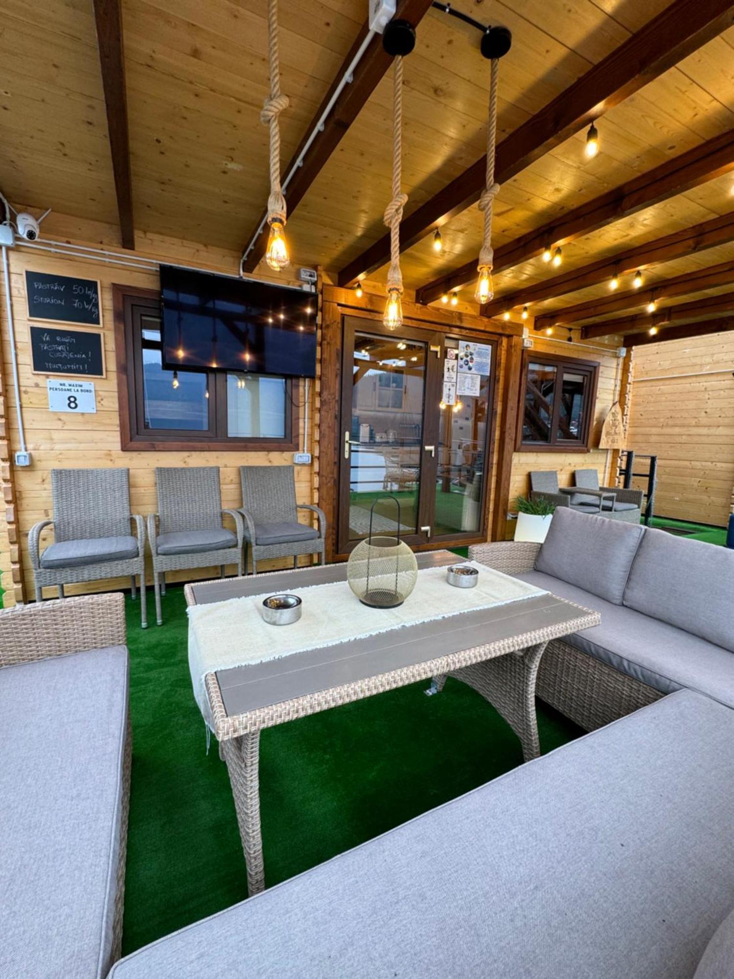 Holiday Bicaz Bungalows On The Lake Extérieur photo